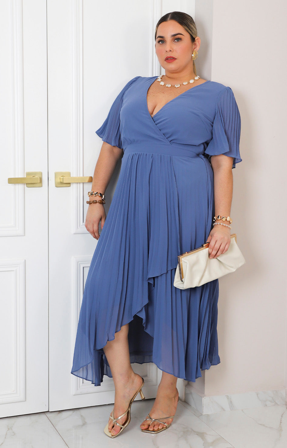 Vestido midi plisado cruzado