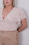 Blusa estampada con fruncido - BLUSAS CURVY Boutiquemirel 