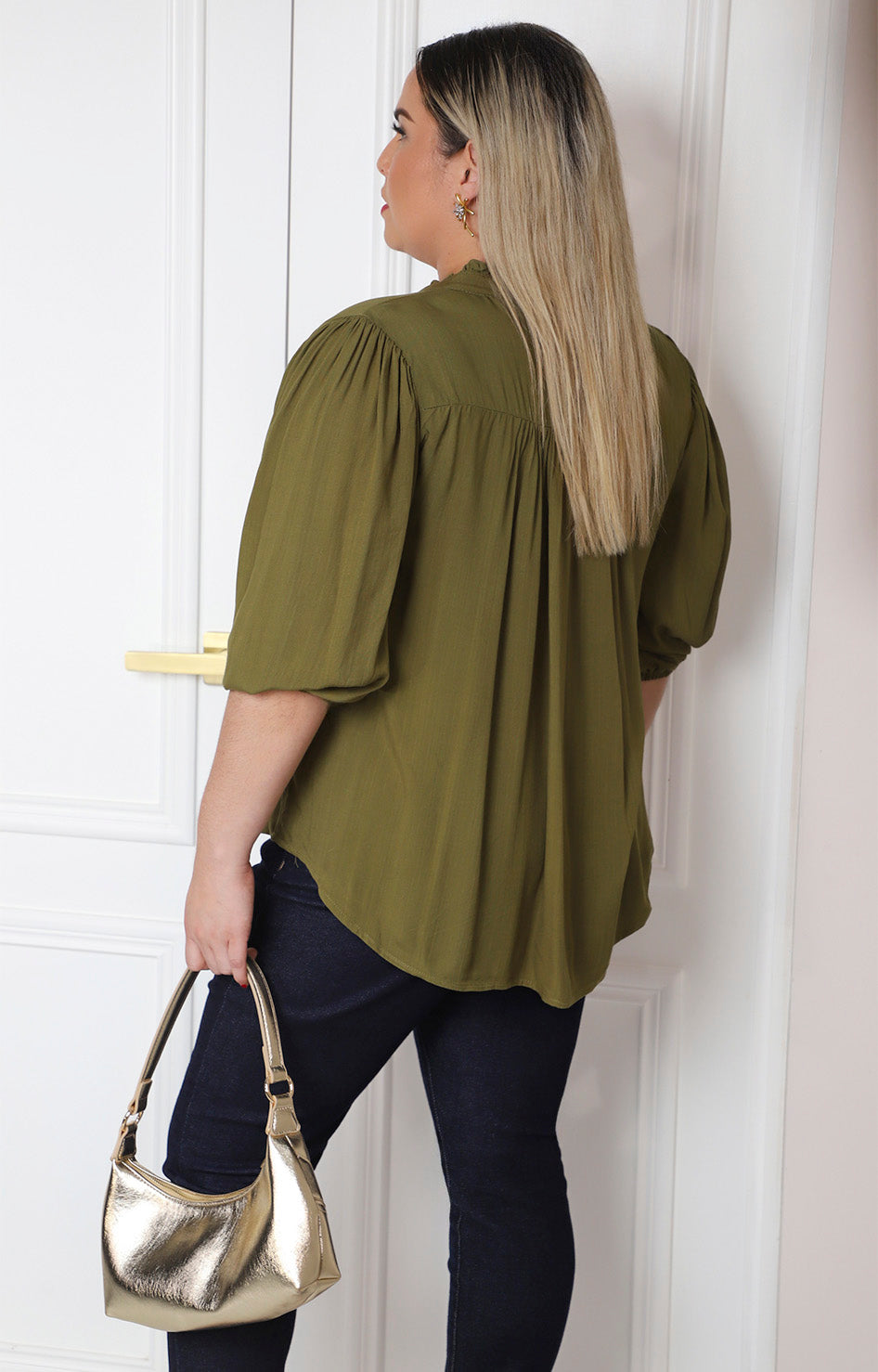 Blusa escote en V con mangas globo