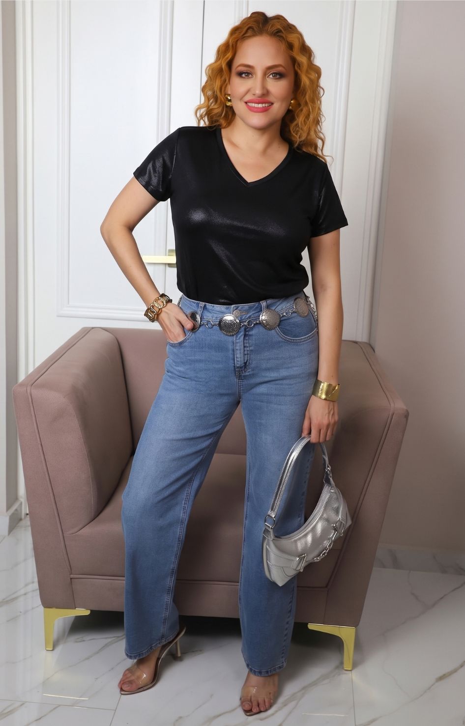 Blusa metálica con escote en V