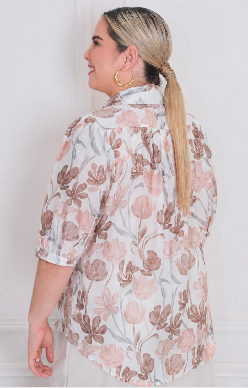 Blusa estampada con botones de flores