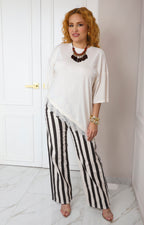 Blusa asimétrica con encaje