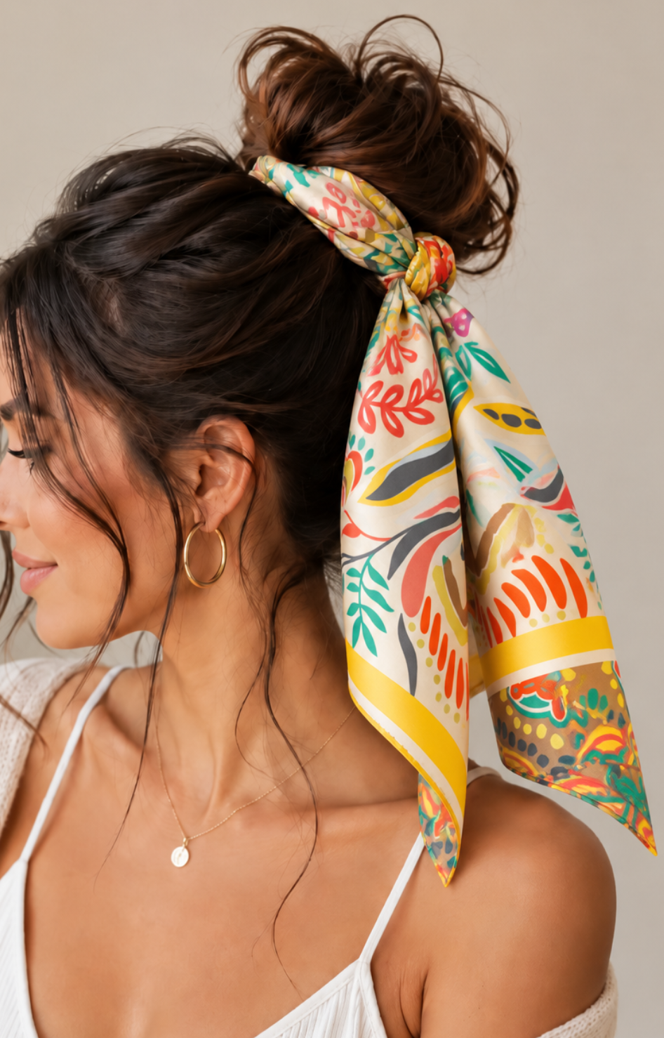 Mascada con estampado folclórico