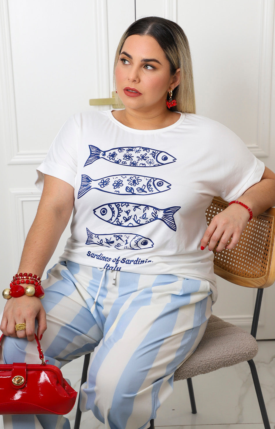 Blusa blanca estampado pescados azul