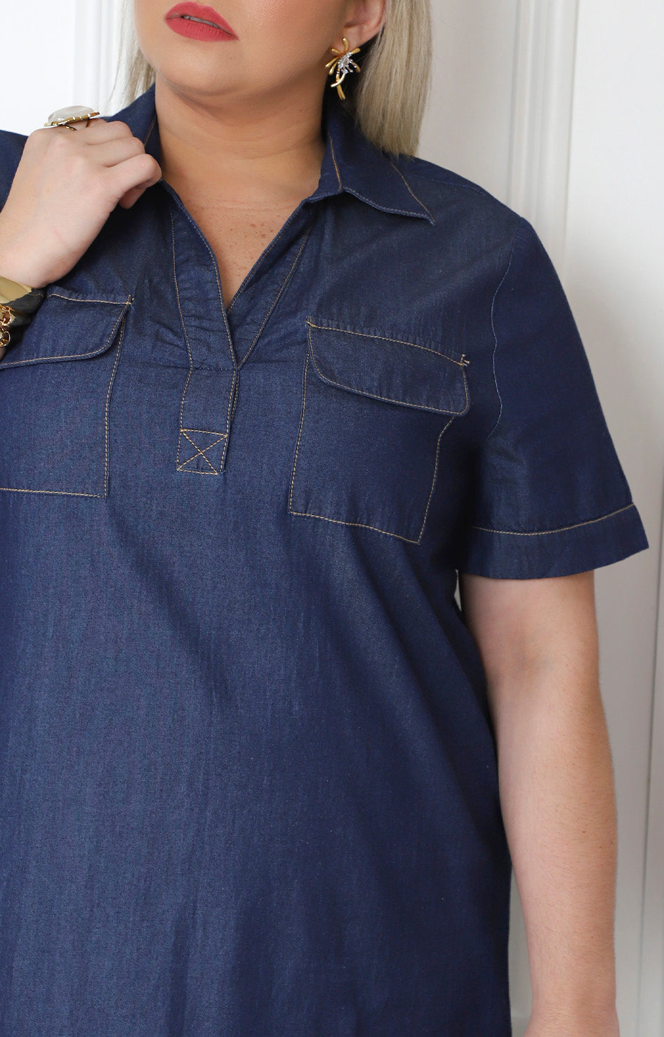 Vestido camisero azul con bolsillos