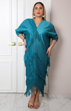 Vestido de flecos con escote en V