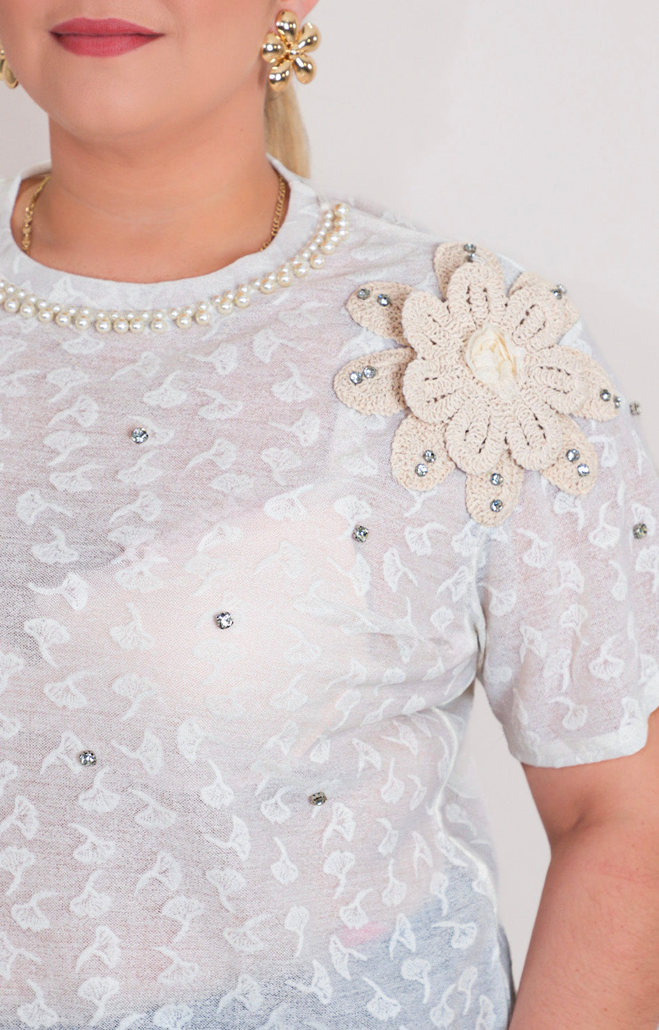 Blusa con flor bordada 3D - BLUSAS CURVY Boutiquemirel 