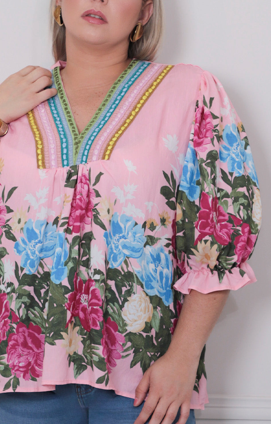 Blusa de flores con bordado - BLUSAS CURVY Boutiquemirel 