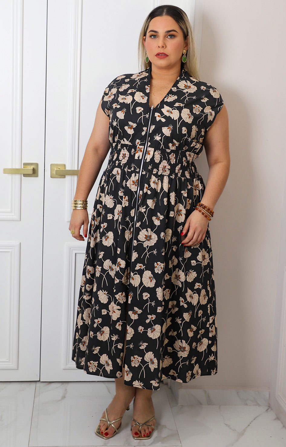 Vestido largo floral con cierre frontal