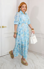 Vestido azul con estampado floral