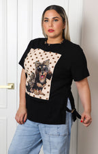 Blusa con estampado animal print y aplicaciones