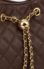 Bolsa acolchada con cadena