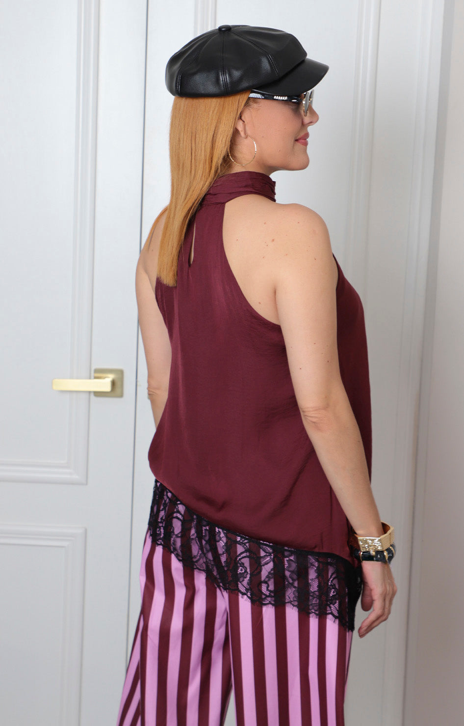 Blusa halter vino con encaje