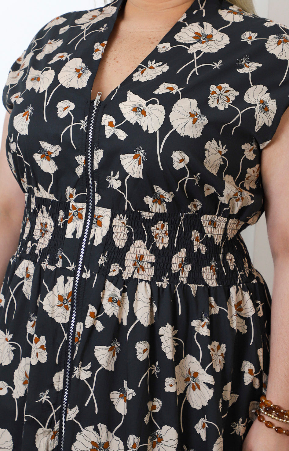 Vestido largo floral con cierre frontal