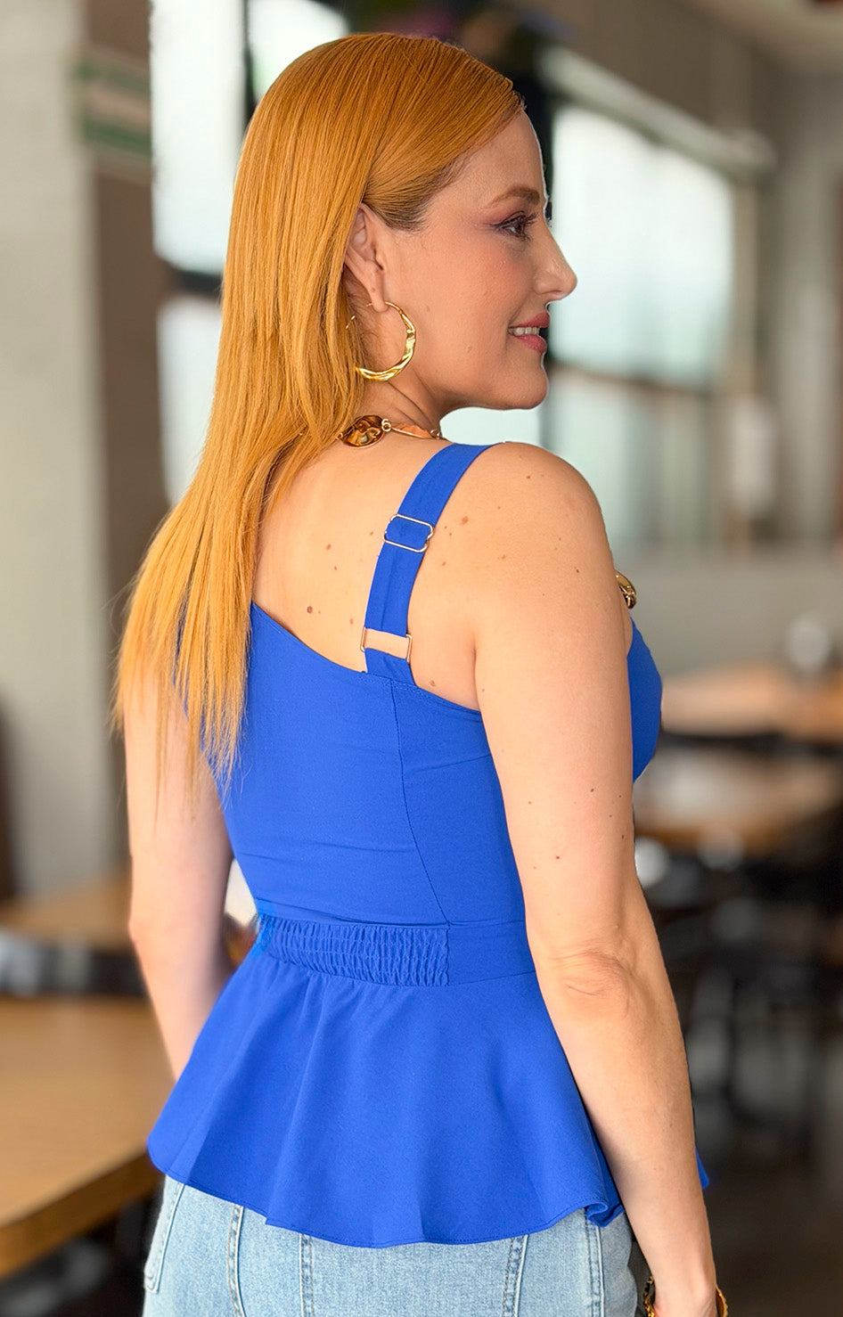 Blusa peplum asimétrica con broche dorado - BLUSAS REGULAR Boutiquemirel 