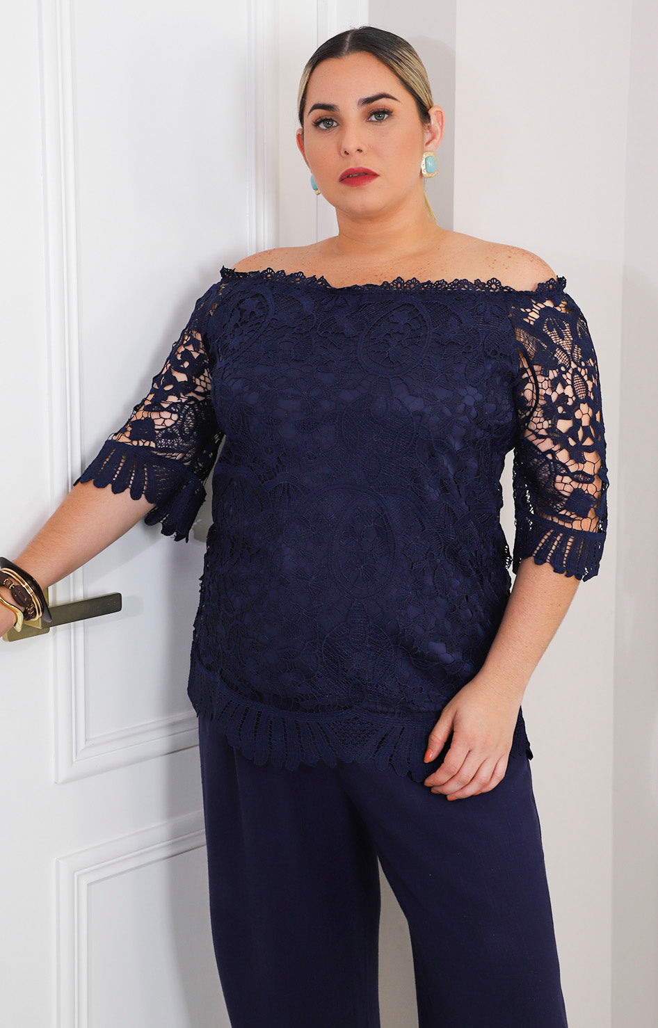 Blusa azul marino de guipiur
