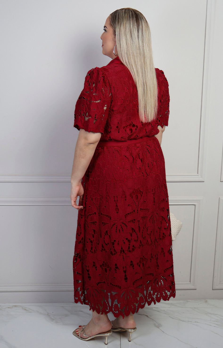 Vestido largo camisero de encaje