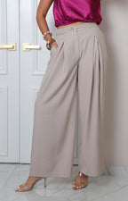 Pantalón de pierna amplia con cinturón
