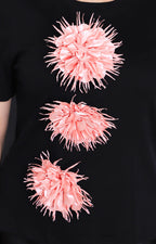 Blusa negra con flores 3D