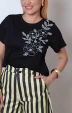 Blusa beige con aplicación floral de lentejuela