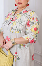 Vestido camisero beige con estampado floral