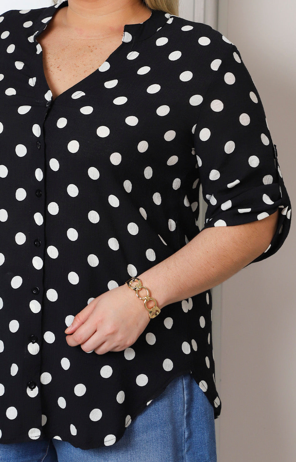 Blusa camisera de manga 3/4 y polka dots