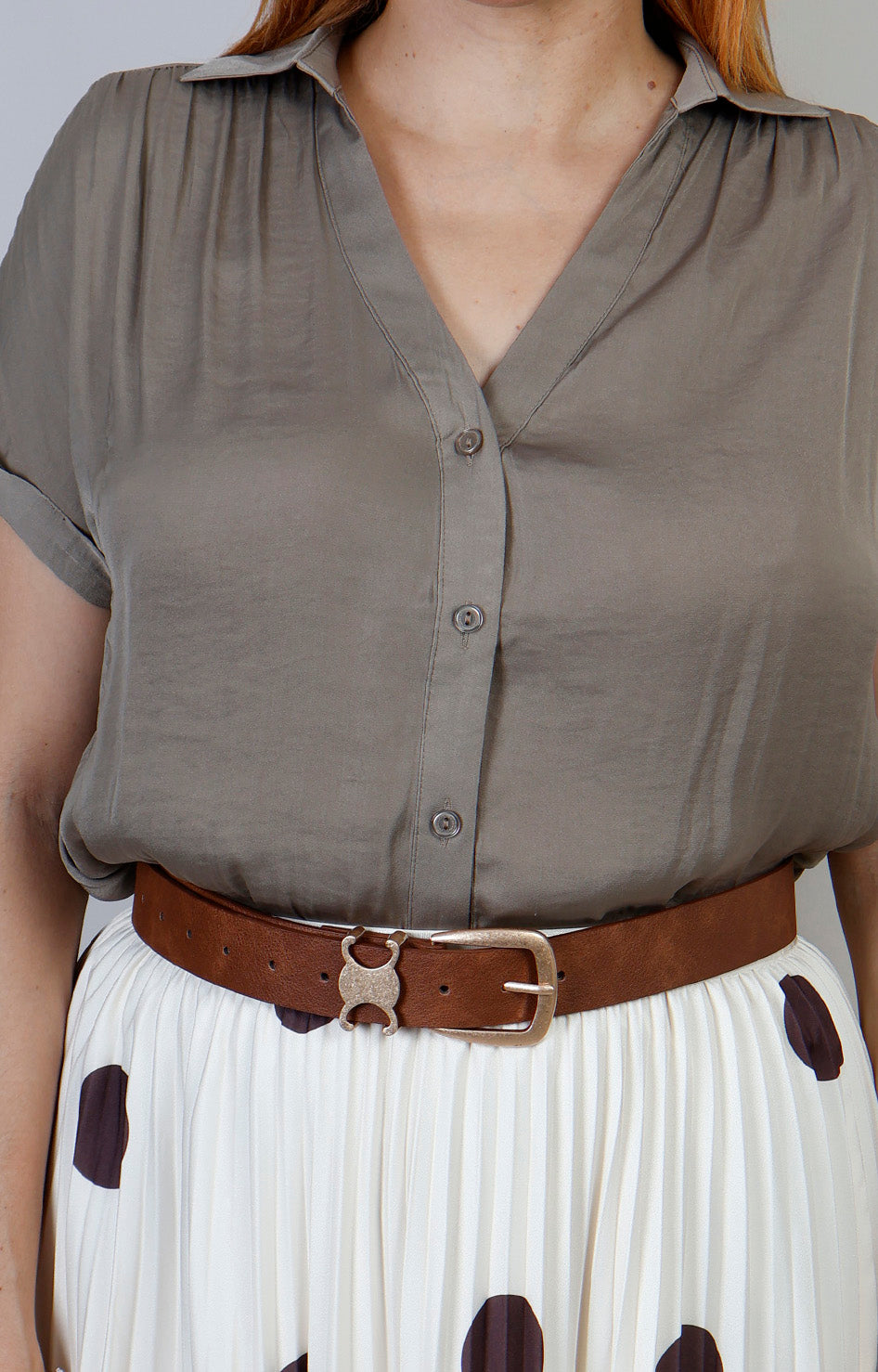 Blusa morada Boutiquemirel de corte regular, escote en V y botones frontales