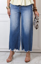 Pantalón de mezclilla con rasgado