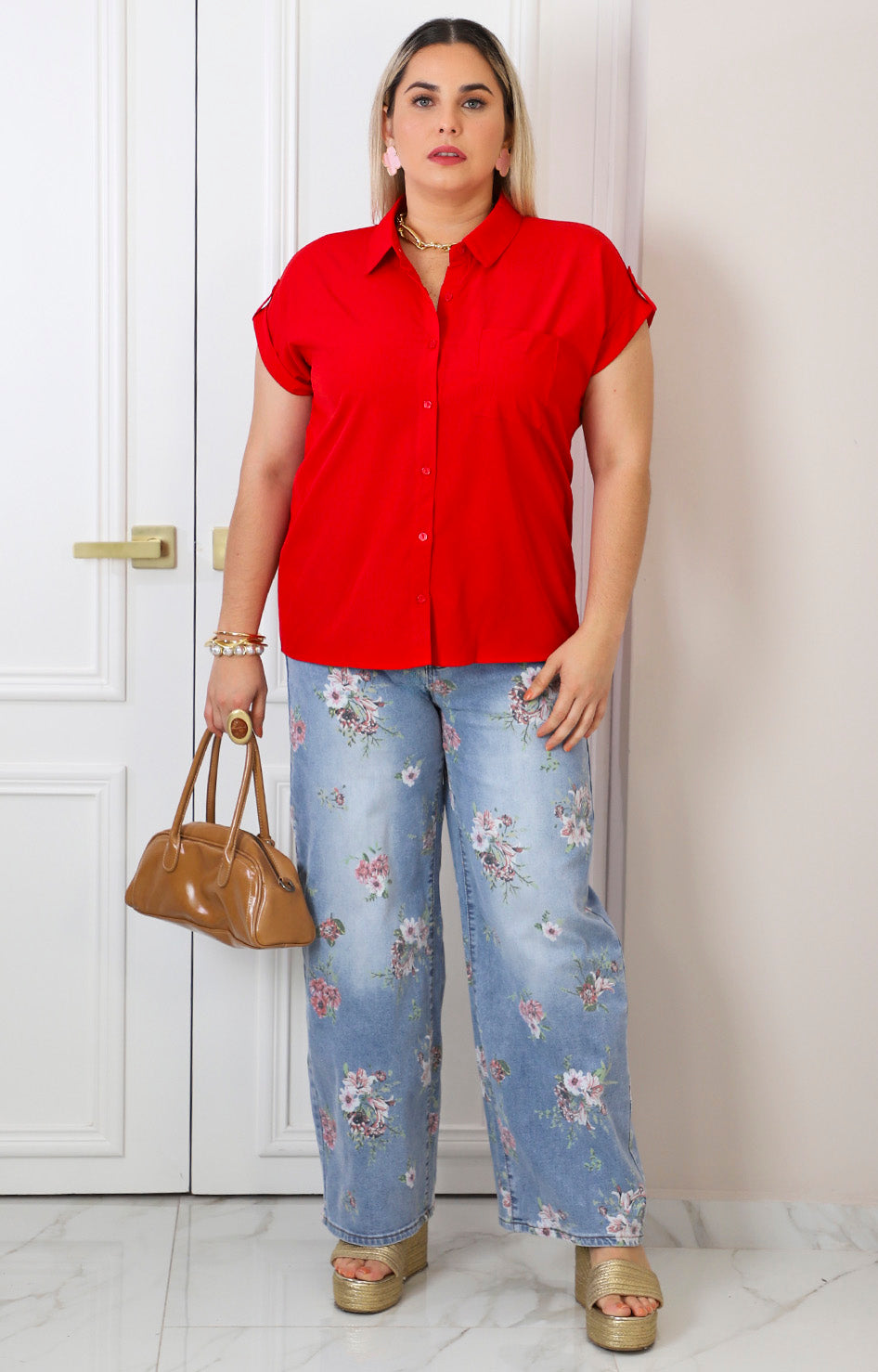 Blusa camisera con mangas dobladas
