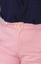 Short con hebilla dorada