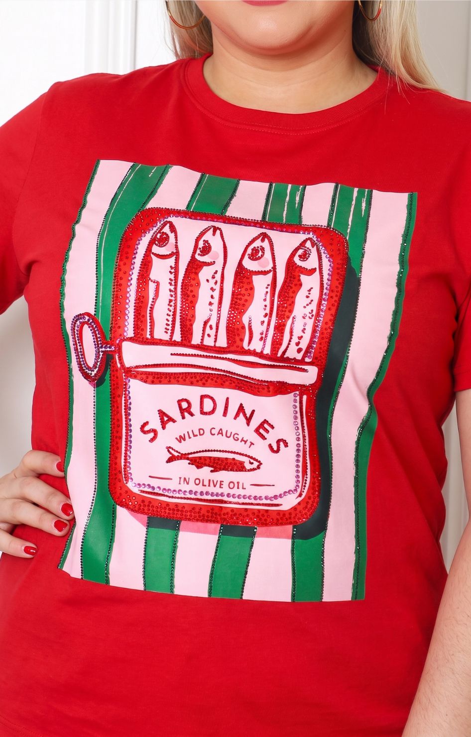 Blusa con estampado de lata de sardinas