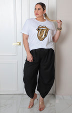 Blusa animal print con pedrería de la marca Boutiquemirel, estilo curvy, con detalles brillantes y diseño elegante.