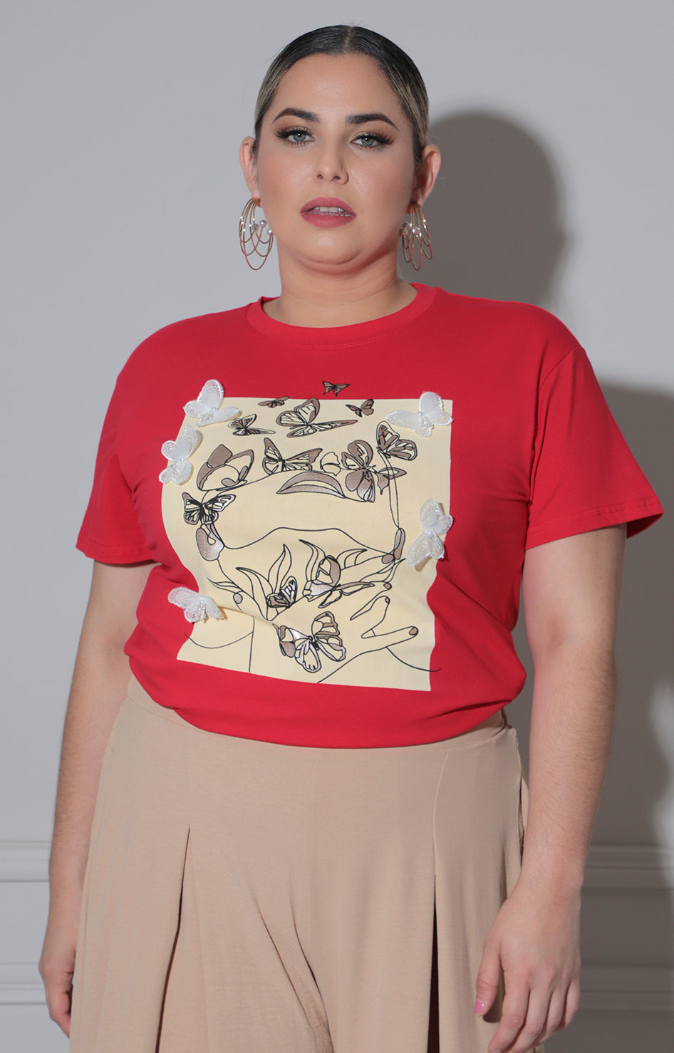 Blusa roja con estampado 3D