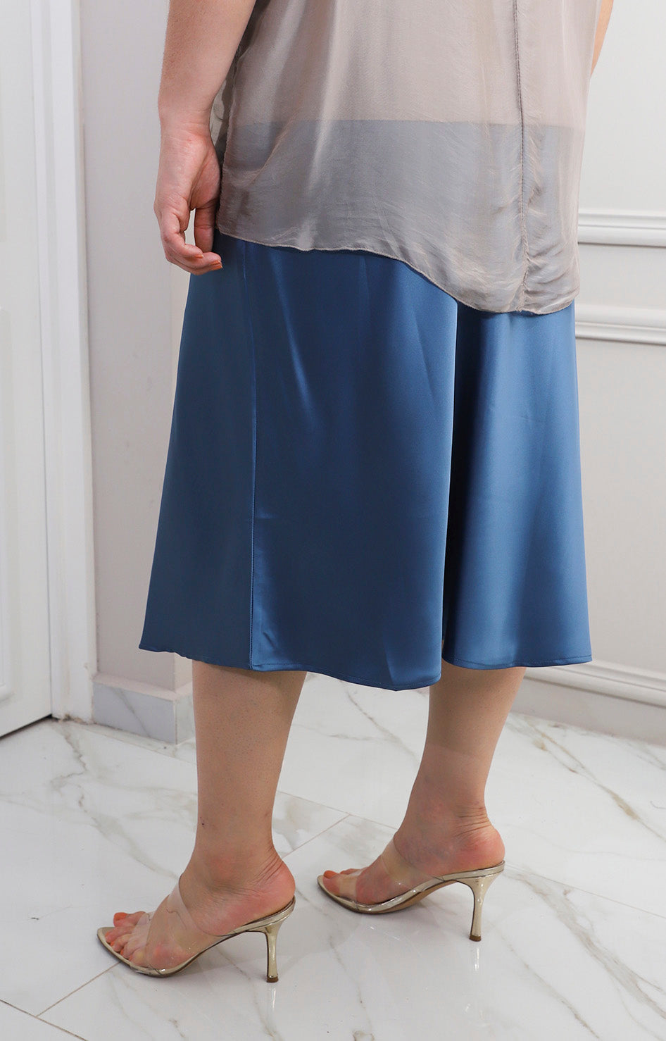 Falda midi satinada