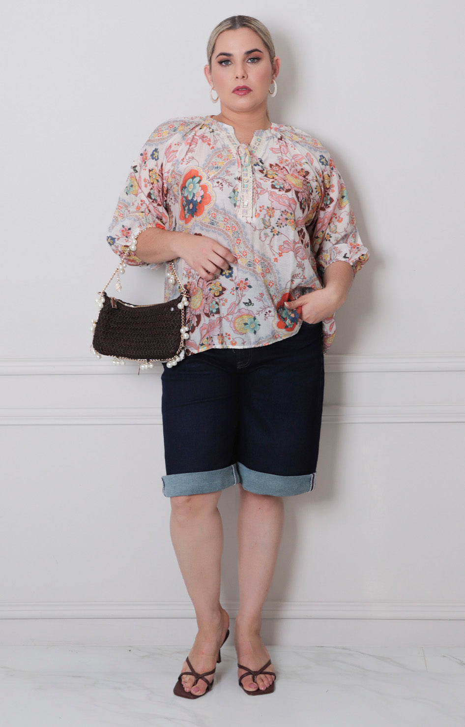 Blusa estampada con detalle de bordado - BLUSAS CURVY Boutiquemirel 