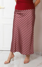Falda satinada con estampado a rayas