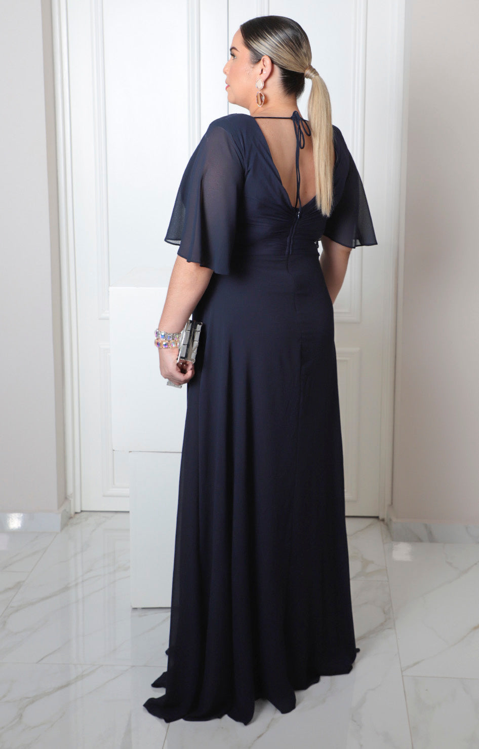 Vestido largo con escote en V drapeado