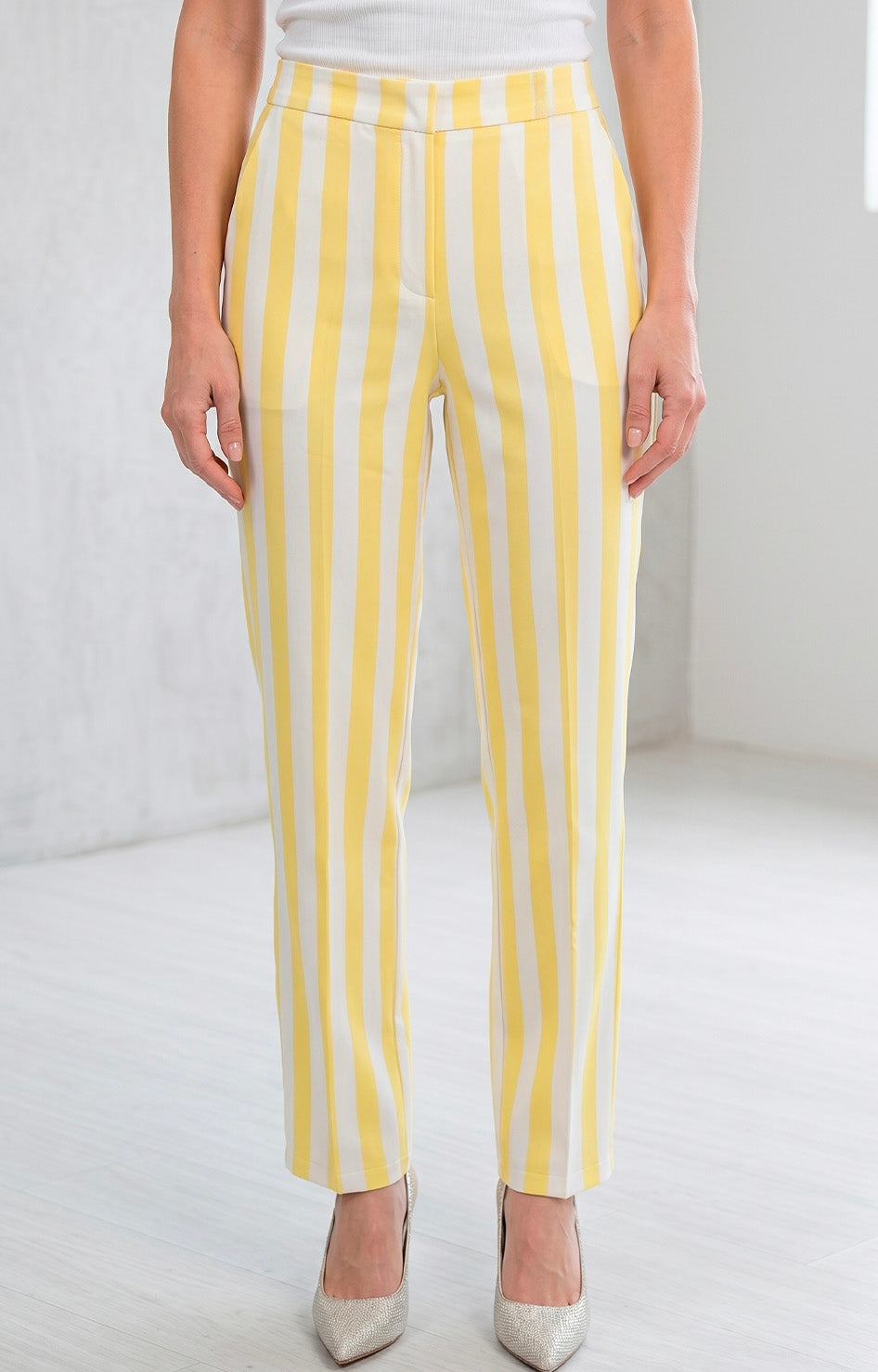 Pantalón de rayas amarillas