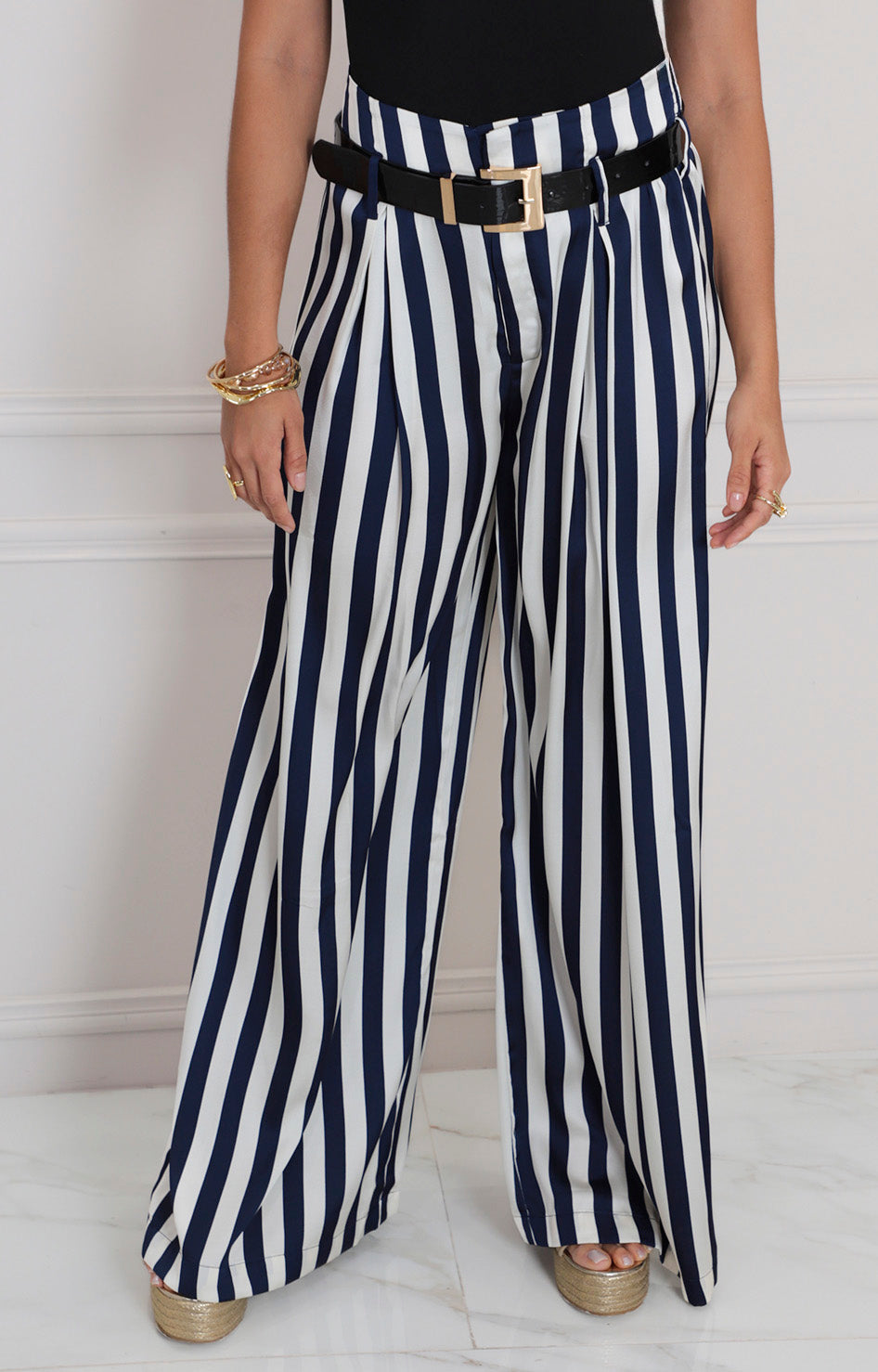 Pantalón de rayas con cinturón
