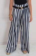 Pantalón de rayas con cinturón