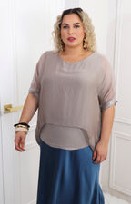 Blusa de seda de manga corta