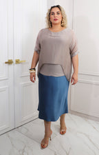 Blusa de seda de manga corta