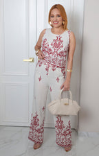 Conjunto beige con estampado decorativo