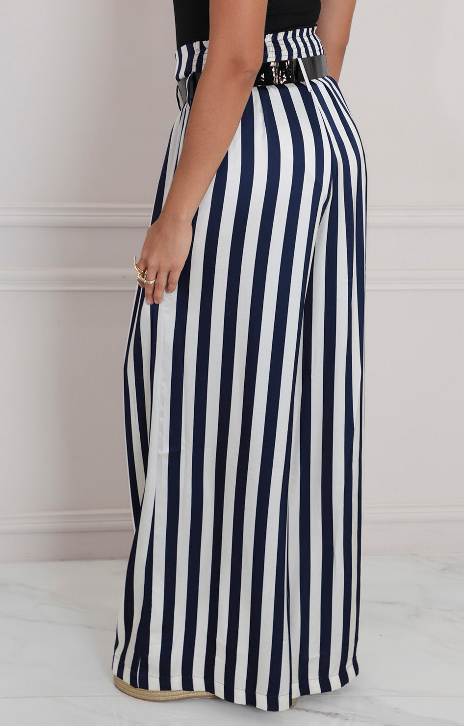 Pantalón de rayas con cinturón