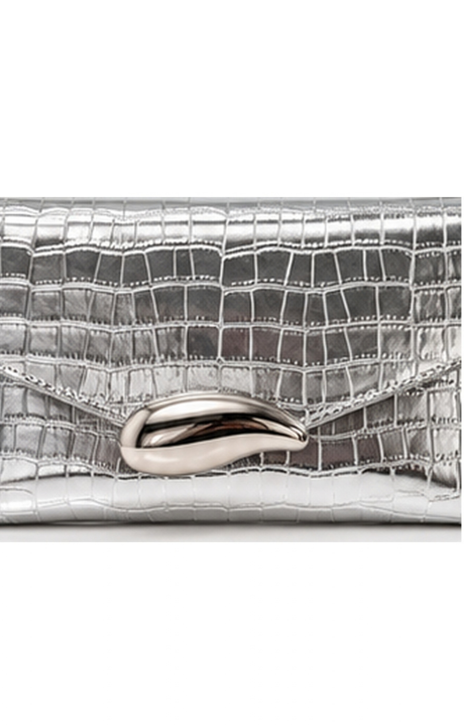 Bolso clutch acolchado con cadena