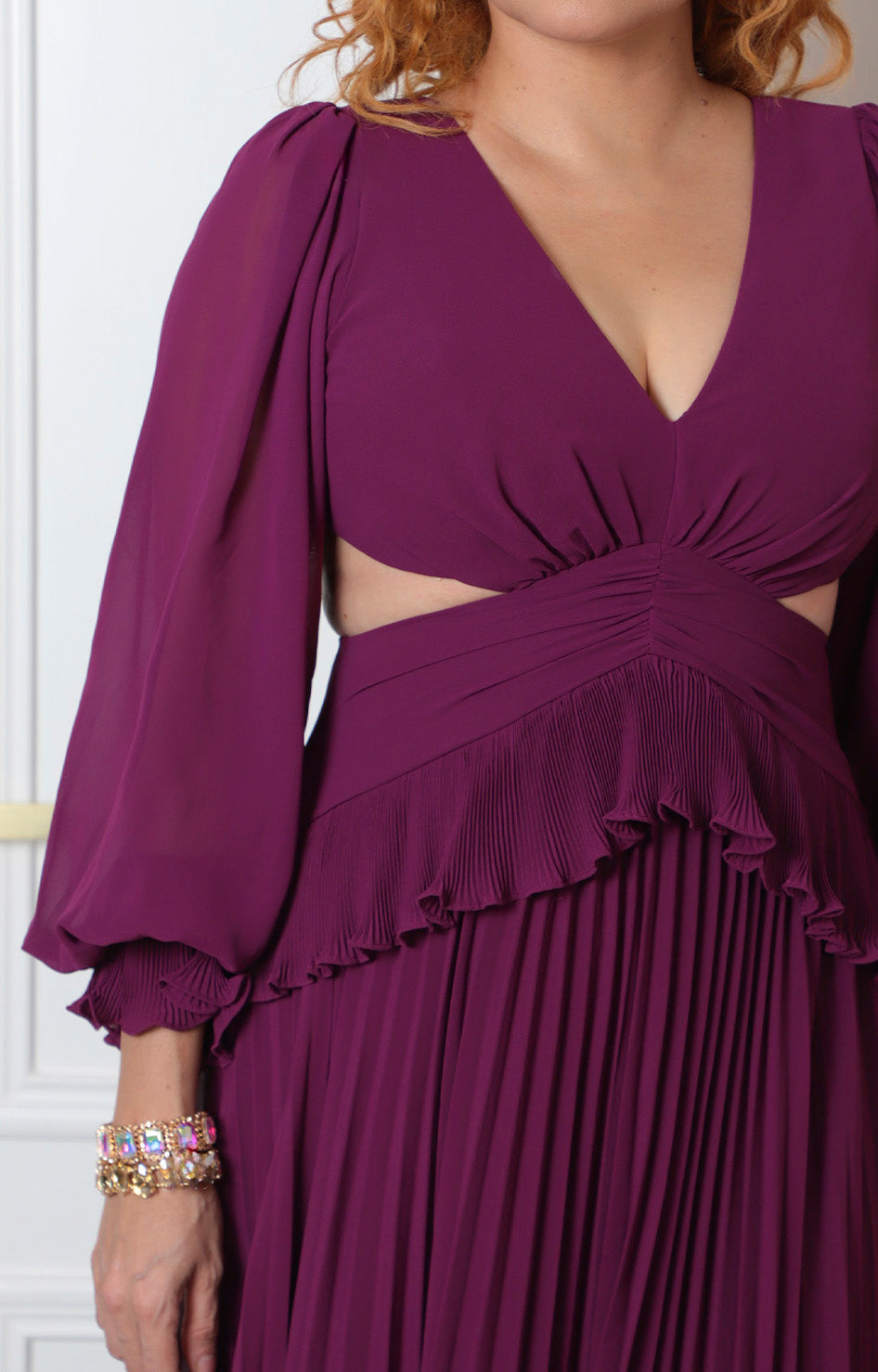 Vestido largo morado con espalda abierta