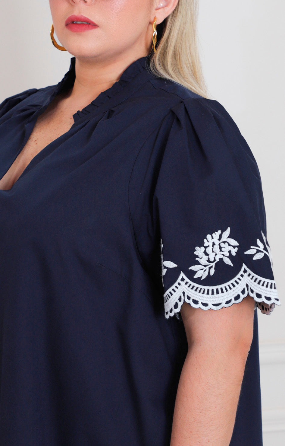 Vestido azul marino con bordado - VESTIDO LARGO CURVY Boutiquemirel 
