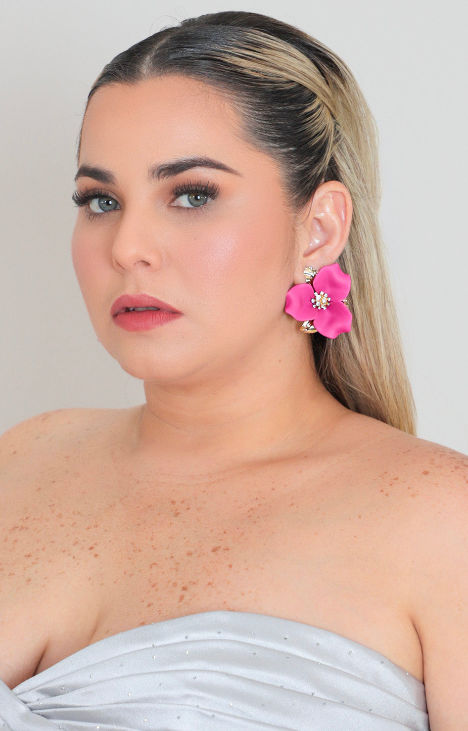 Aretes de flor fucsia - ARETES Boutiquemirel 