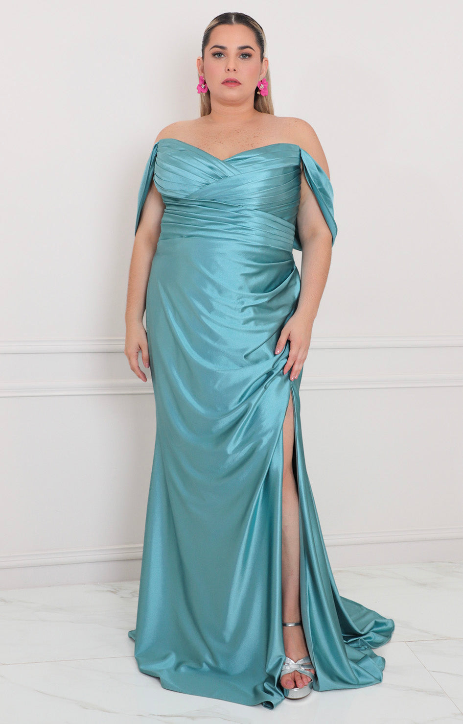 Vestido menta satinado con apertura