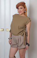 Blusa con lazos laterales